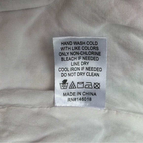 LOST + Wander Multi Floral Square Neck
Long Sleeve Button Down Crop Top - Picture 10 of 11